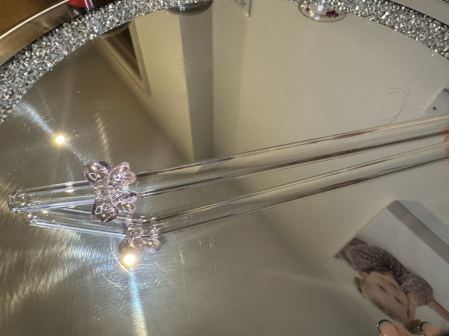 Glass bow straw
