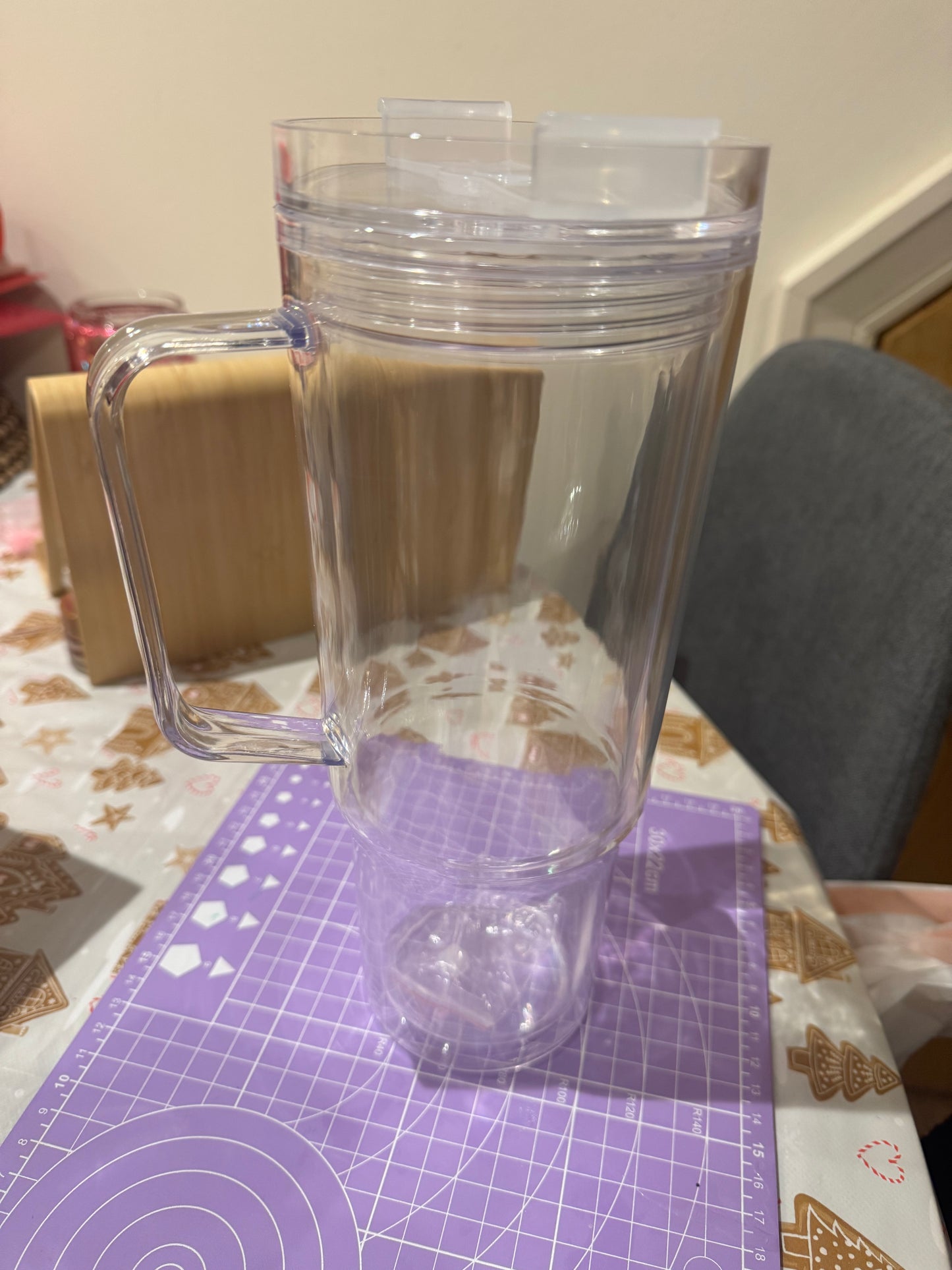 40 oz snowglobe cup - Clear